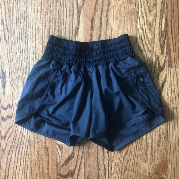 lululemon athletica Pants - Lululemon tracker shorts